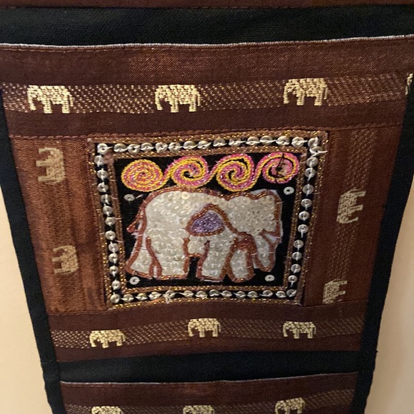 Three Baby Elephants Oriental Wall Hanging with Sequins NWOT - Picture 6 of 7